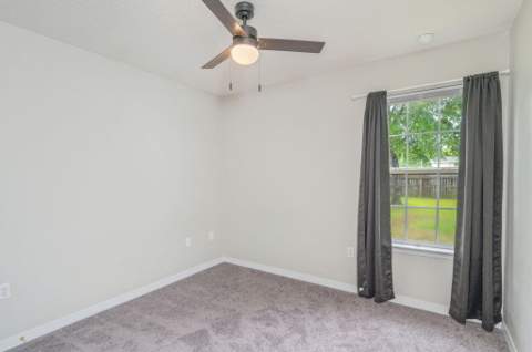 259 W Cypress Avenue, DeFuniak Springs FL - photo 9 of 29