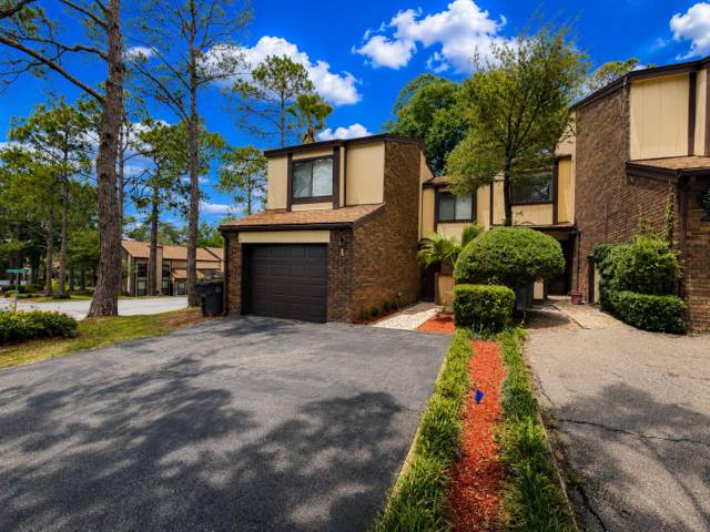1 Hidden Cove Circle #1, home for sale in Valparaiso