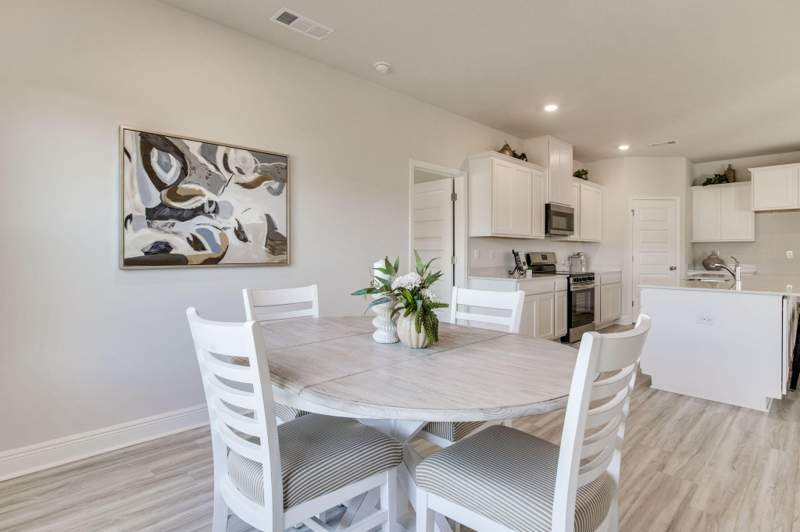 4 bedroom Detached Single Family at 2367 Lake Silver Road, HIGHLANDS M&B, Crestview — photo 5
