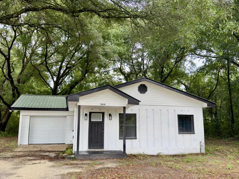 2 bedroom Detached Single Family at 5410 Malcolm Tucker Avenue, Crestview, Crestview — photo 1