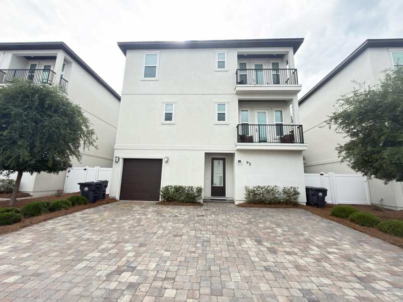 4 bedroom Detached Single Family at 92 Ciboney Street, Hidden Palms, Miramar Beach — photo 1
