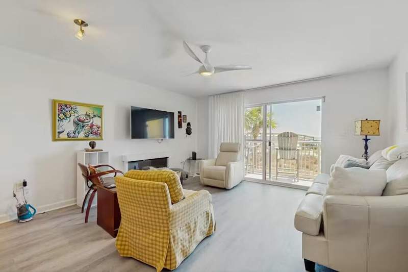 1 bedroom Condominium at 866 Santa Rosa Boulevard #102, Pelican Isle, Fort Walton Beach — photo 3