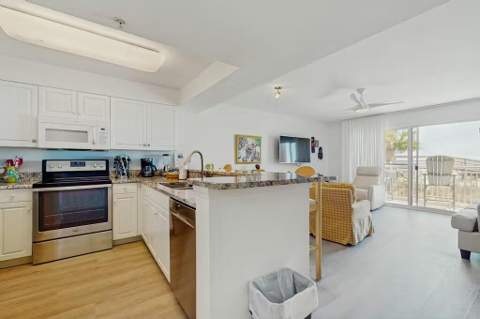 866 Santa Rosa Boulevard #102, Fort Walton Beach FL - photo 8 of 30