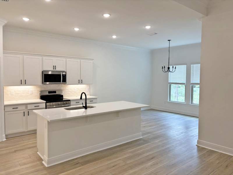 4 bedroom Detached Single Family at 2740 Louis Circle, Young Oaks, Crestview — photo 3
