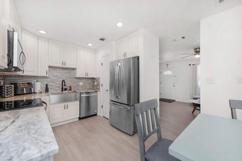 3 bedroom Detached Single Family at 126 NW Watson Drive, Bayridge Addn To Fort Walton Beach, Fort Walton Beach — photo 3
