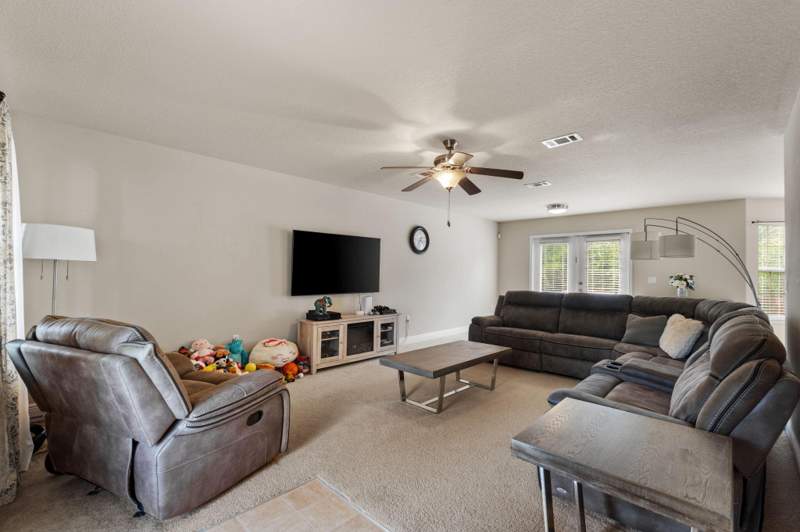 4 bedroom Detached Single Family at 111 Bronze Circle, Iron Gate Subd Phase II, Crestview — photo 5