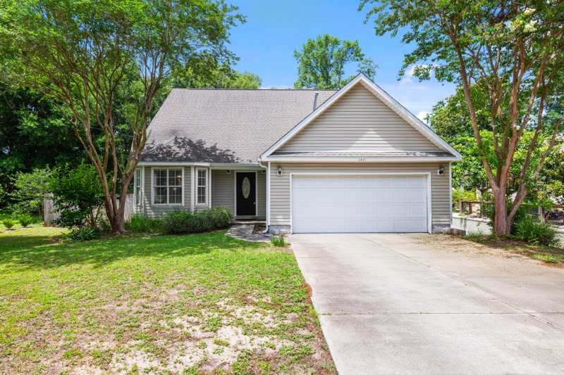 3 bedroom Detached Single Family at 1511 18Th Street, Valparaiso Plat 06, Niceville — photo 1