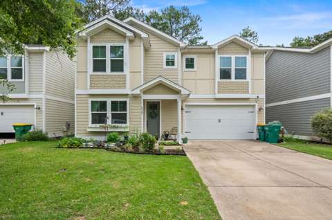 529 Maple Avenue, $300k–$500k for sale in Niceville