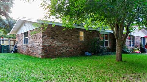 610 NE Country Club Avenue, Fort Walton Beach FL - photo 7 of 30