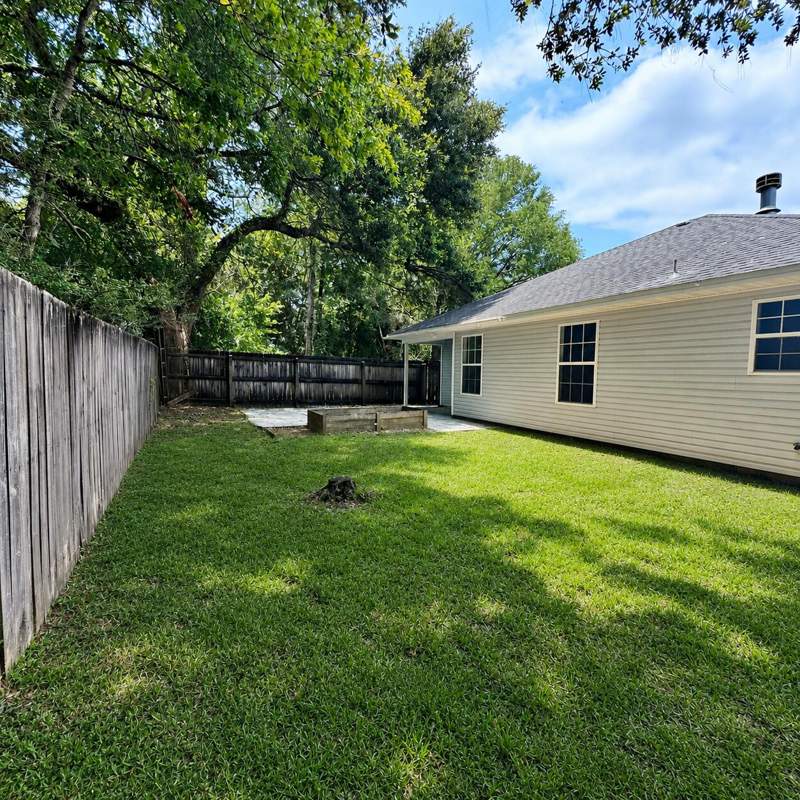 3 bedroom Detached Single Family at 1838 Brick Circle, Cobblestone, Fort Walton Beach — photo 3