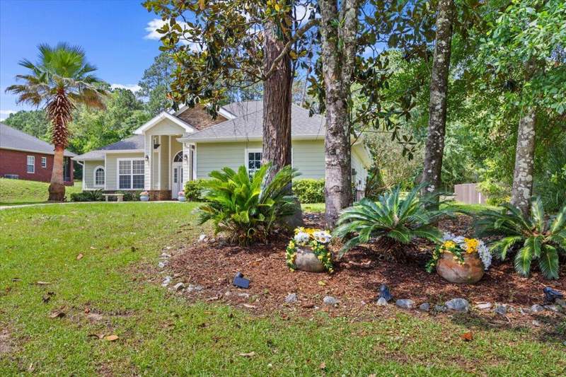 3 bedroom Detached Single Family at 103 Par Court, Country Club Estates 1 Of Crestview, Crestview — photo 3