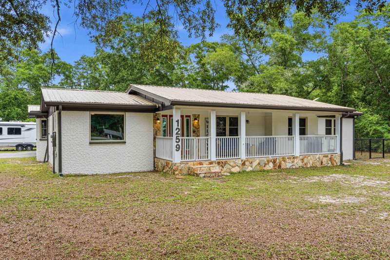 4 bedroom Detached Single Family at 1259 Black Creek Boulevard, 118.37Ft S & 131.31Ft E Of Nw/C Of Nw1/4 Of Se1/4; E 210 Ft, S 210FT, W 210FT, N 210FT, Freeport — photo 1