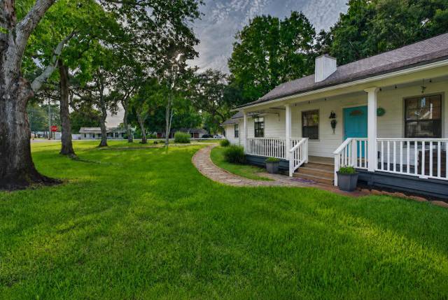 801 Wild Oak Avenue