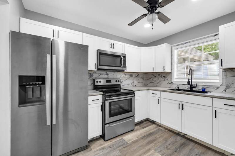 4 bedroom Detached Single Family at 900 Bryn Mawr Boulevard, Bryn Mawr Park, Mary Esther — photo 2