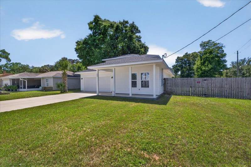 4 bedroom Detached Single Family at 100 SE Carson Drive, Brooks Addn To Fort Walton Beach, Fort Walton Beach — photo 5