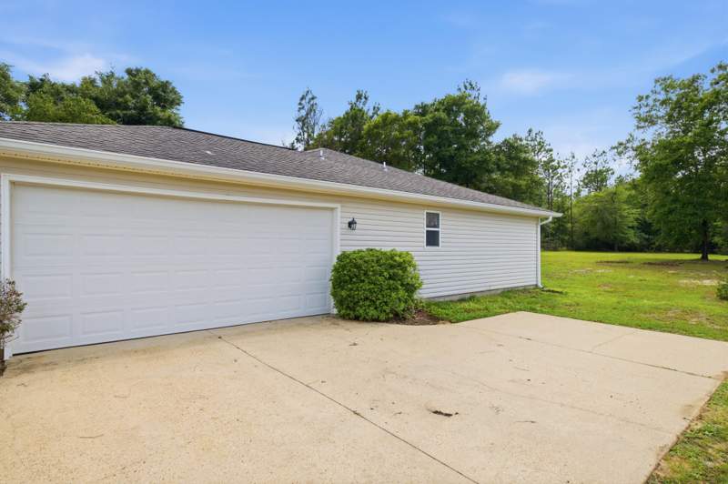 4 bedroom Detached Single Family at 6204 Flash Lane, Silver Springs Est, Crestview — photo 3