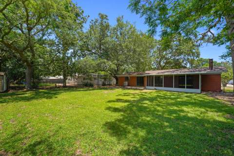 46 NW Hemlock Drive, Fort Walton Beach FL - photo 23 of 27