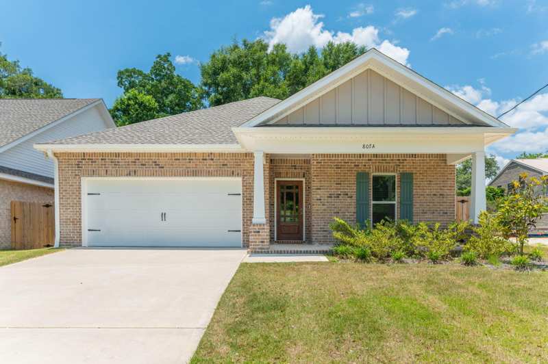 4 bedroom Detached Single Family at 807 A S Cedar Avenue, Cedar Ave, Niceville — photo 1