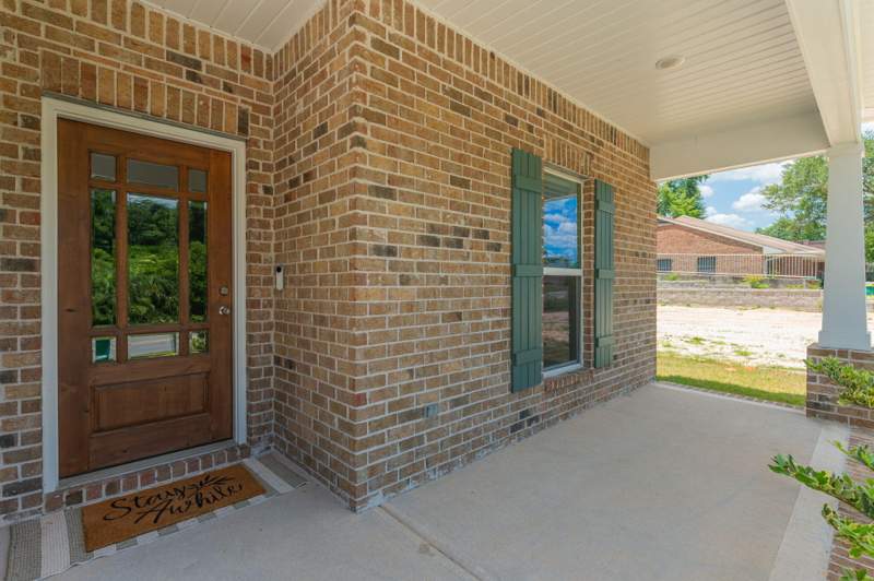 4 bedroom Detached Single Family at 807 A S Cedar Avenue, Cedar Ave, Niceville — photo 2