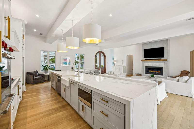 6 bedroom Detached Single Family at 133 Brenda Lane, Seascape S/D, Inlet Beach — photo 5