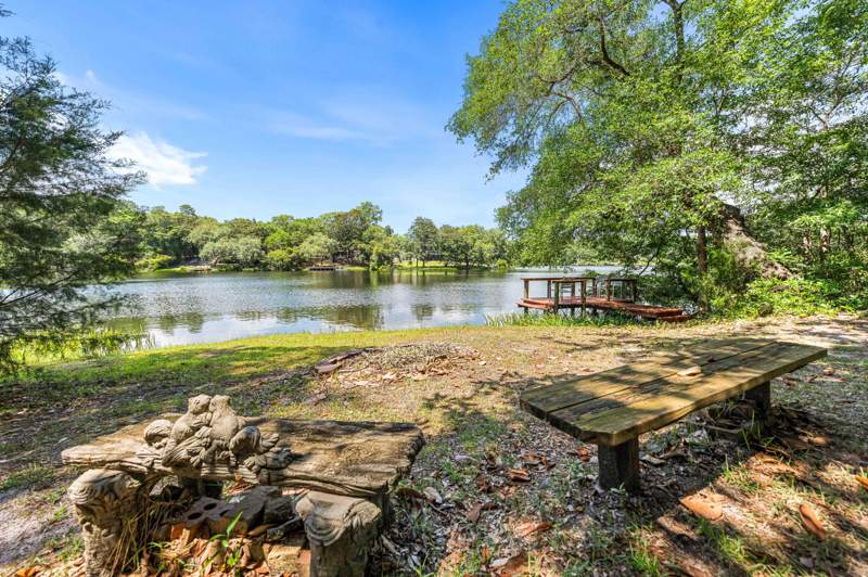 4 bedroom Detached Single Family at 31 E Kathy Lane, Lake Sharon Estates, Freeport — photo 3