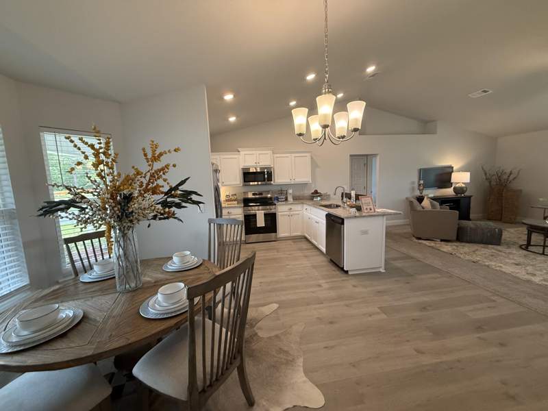 3 bedroom Detached Single Family at 6100 Buckshot Drive, Ashton View, Crestview — photo 2
