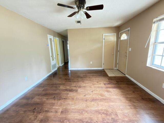 4 bedroom Detached Single Family at 516 Forrest Court, Crestview, Crestview — photo 3