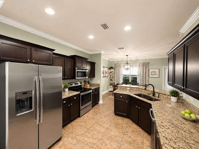 5 bedroom Detached Single Family at 206 Raptor Drive, Alicia Place, Crestview — photo 4