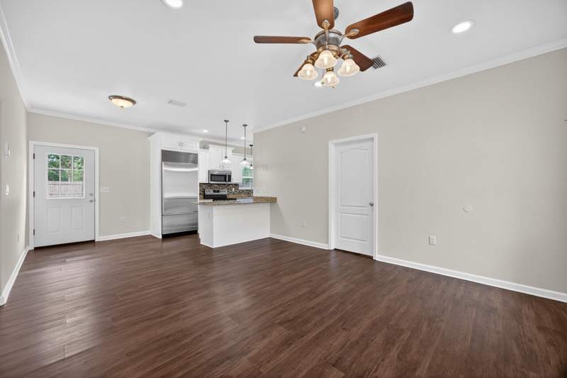 3 bedroom Detached Single Family at 226 E Cypress Avenue, Oakwood Hills Unit 1, DeFuniak Springs — photo 5