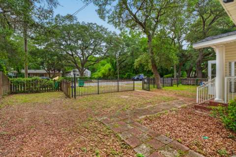 679 Anderson Drive, Fort Walton Beach FL - photo 6 of 40