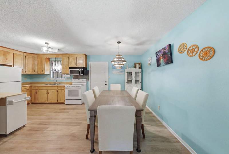 3 bedroom Detached Single Family at 532 Springtime Avenue, Holt Re-plat, Holt — photo 3