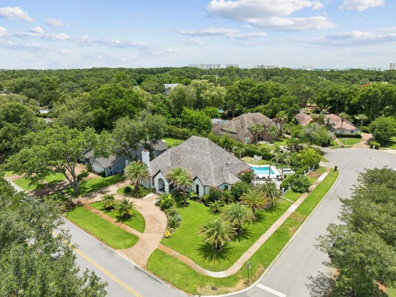 3 bedroom Detached Single Family at 145 W Country Club Drive, Indian Bayou, Destin — photo 3