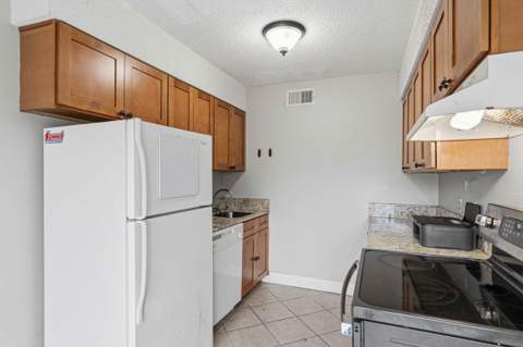 210 Pelham Road #215C, Fort Walton Beach FL - photo 9 of 29