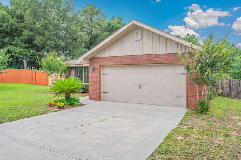 3 bedroom Detached Single Family at 149 Strike Eagle Drive, Alicia Place, Crestview — photo 2