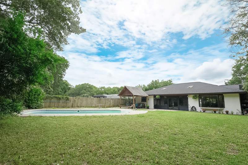 3 bedroom Detached Single Family at 108 SE Waynel Circle, Villa Russ Park, Fort Walton Beach — photo 2