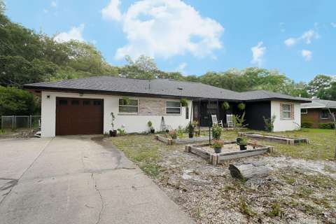 108 SE Waynel Circle, home for sale on SE Waynel Circle