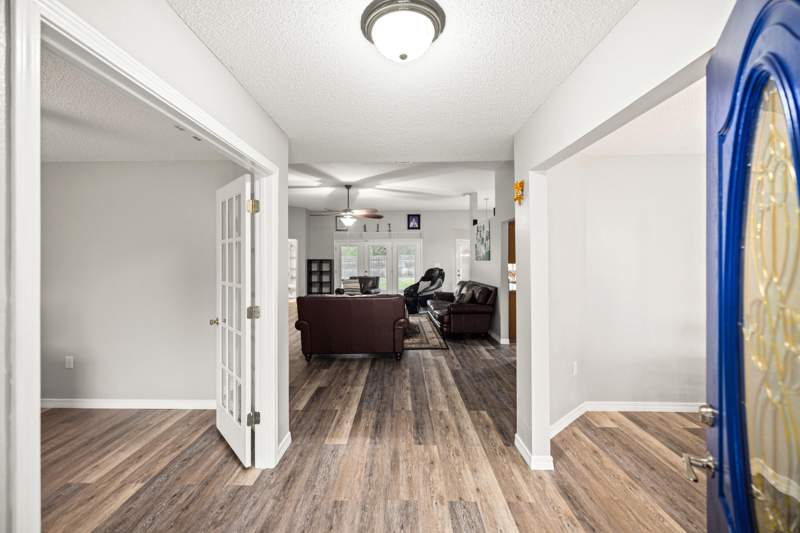 4 bedroom Detached Single Family at 2652 Paddock Circle, Silver Oaks Ph 2, Crestview — photo 3