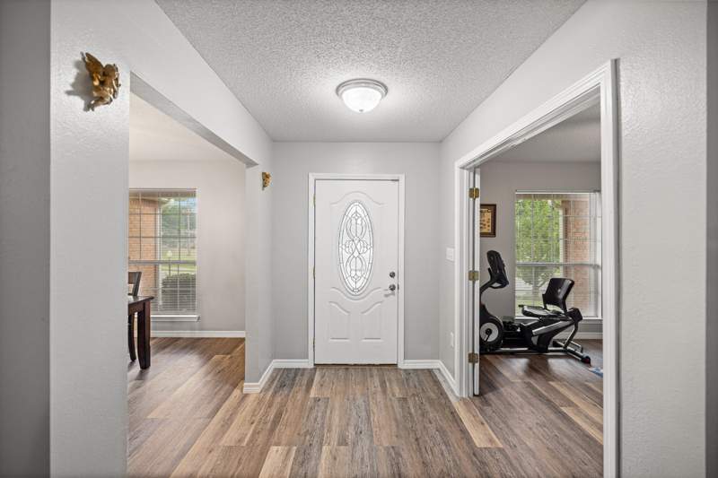 4 bedroom Detached Single Family at 2652 Paddock Circle, Silver Oaks Ph 2, Crestview — photo 4