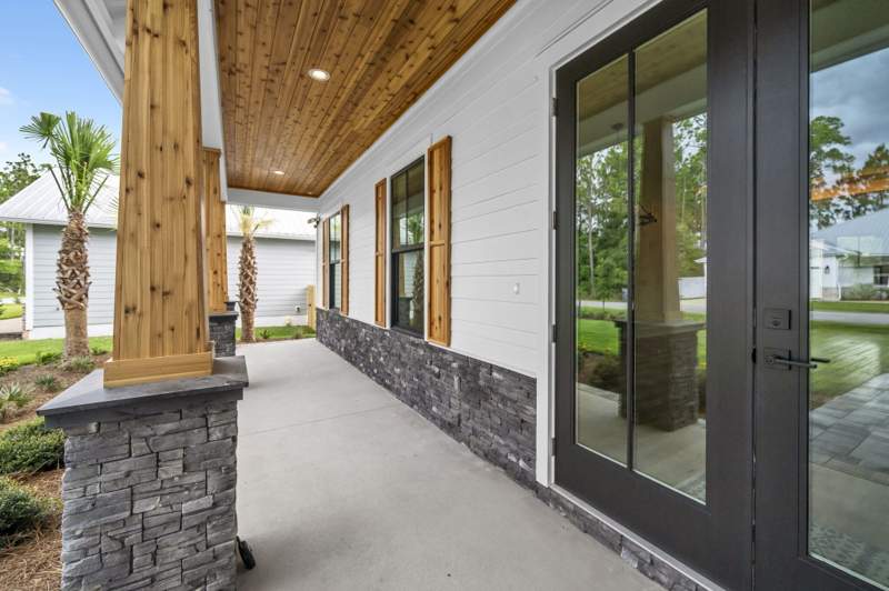 4 bedroom Detached Single Family at 97 Muzzle Street, Bear Creek Ph I, Freeport — photo 3