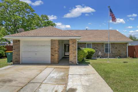 1022 Blvd De La Parisienne, home for sale in Mary Esther 32569