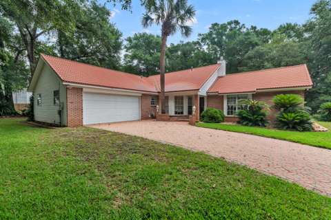 2765 Savannah Lane, pool for sale in Crestview