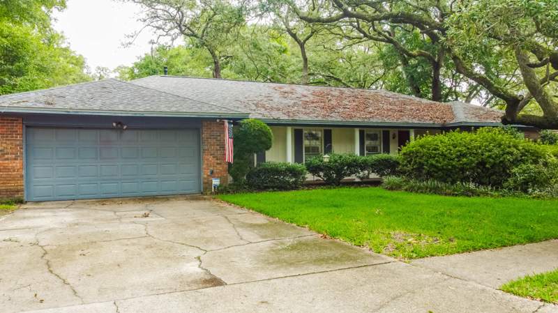 4 bedroom Detached Single Family at 19 NW Oakdale Road, Forest Park Unit 2, Fort Walton Beach — photo 1