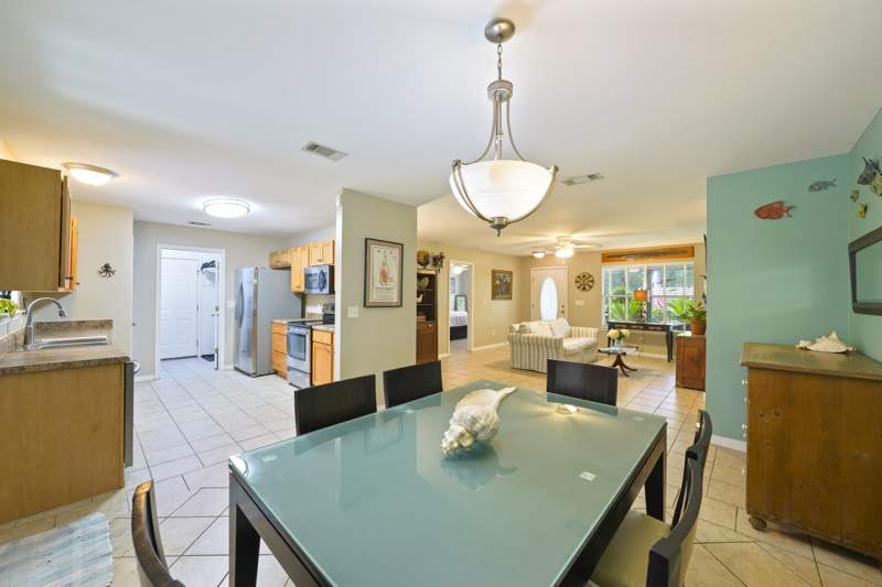 3 bedroom Detached Single Family at 117 Will Street, Freeport, Freeport — photo 3