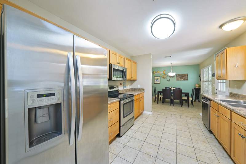 3 bedroom Detached Single Family at 117 Will Street, Freeport, Freeport — photo 4