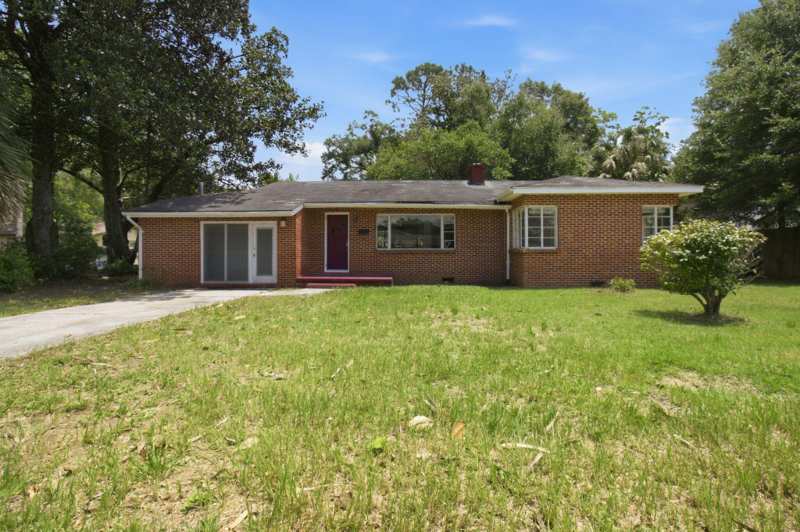 3 bedroom Detached Single Family at 855 N Pearl Street, Crestview Lots 3 & 4 Blk 36, Crestview — photo 1