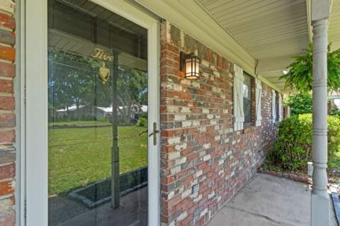 5 Lakeview Drive, Mary Esther FL - photo 9 of 36