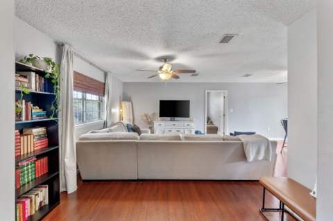 5 Lakeview Drive, Mary Esther FL - photo 14 of 36