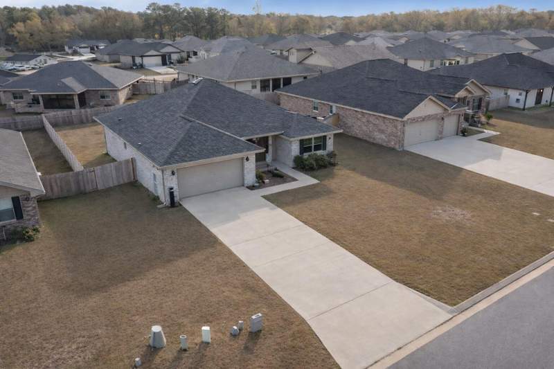 4 bedroom Detached Single Family at 5839 Crestlake Drive, Silvercrest S/D, Crestview — photo 4
