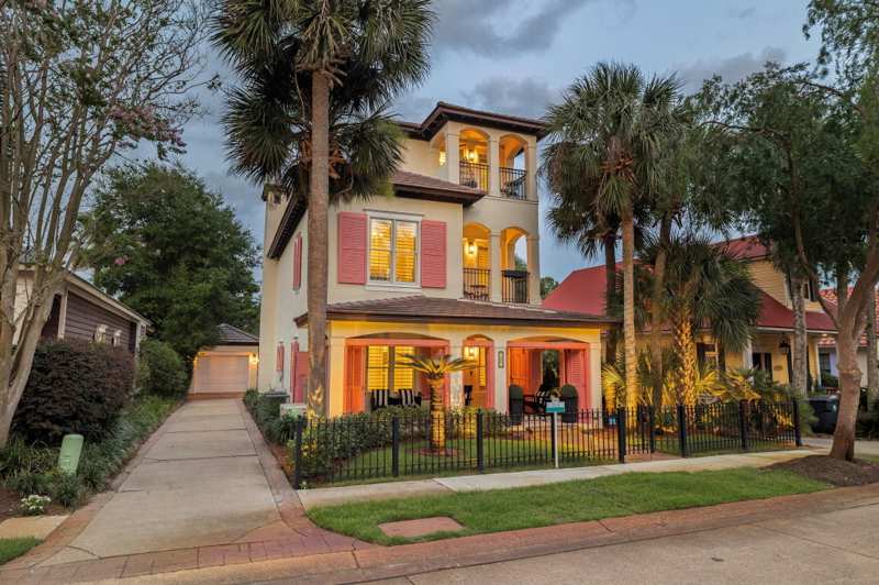 3 bedroom Detached Single Family at 61 Rue Caribe, Caribe, Miramar Beach — photo 1
