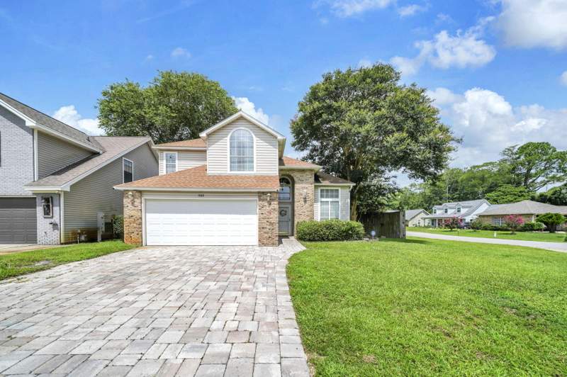 4 bedroom Detached Single Family at 1068 Windmill Drive, Windmill Terrace, Fort Walton Beach — photo 2